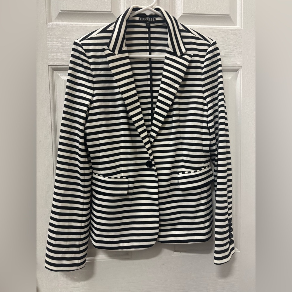 Express Women's Striped Blazer in Black and White Size M.